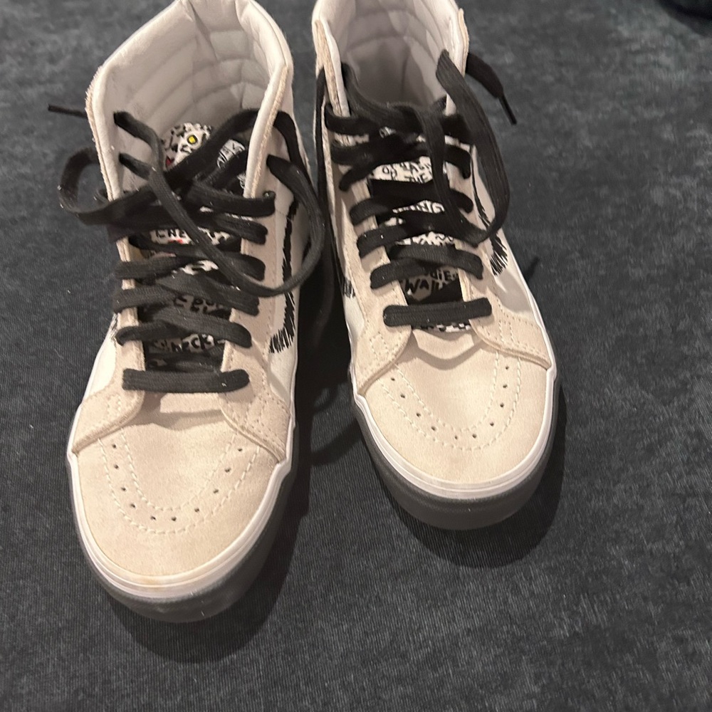 New Vans Size 7 Women